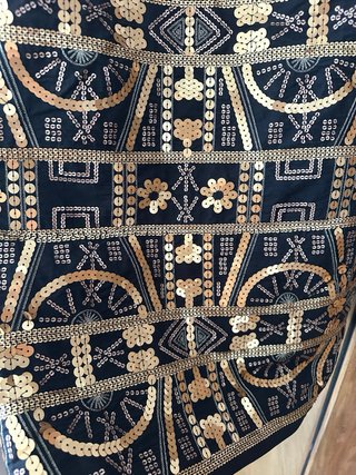 Vestido Negro Blanco Lentejuelas Doradas