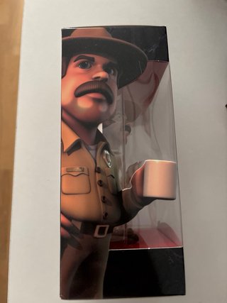 Minix Stranger Things Figura Coleccionable Hopper
