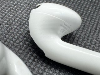 Cuffie AirPods 4 Apple Bianche