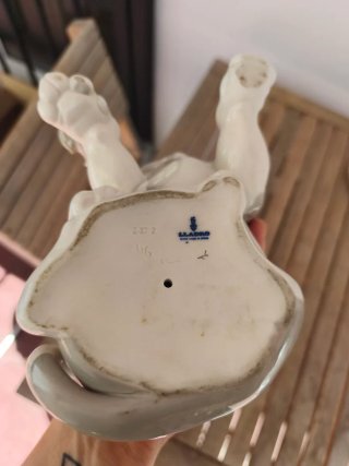 Figura Lladró Perro y Caracol 1139