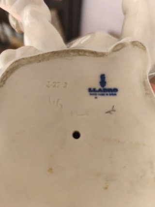 Figura Lladró Perro y Caracol 1139