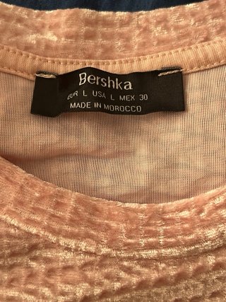 Camiseta Bershka rosa manga corta