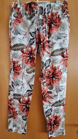 Conjunto Esmara pantalón y 2 camisetas verano lino