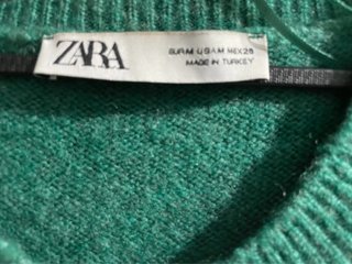 Chaqueta punto botones joya verde. Talla pequeño.