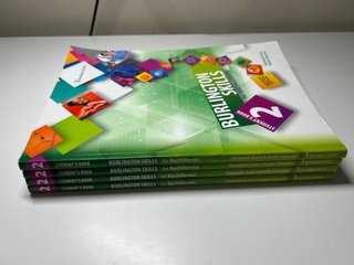 LOTE 3 LIBROS DE INGLES STUDENT’S BOOK 2.BACH