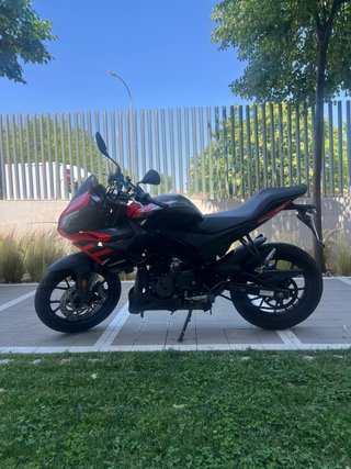 Aprilia Tuono 125 2024 - 8.100km