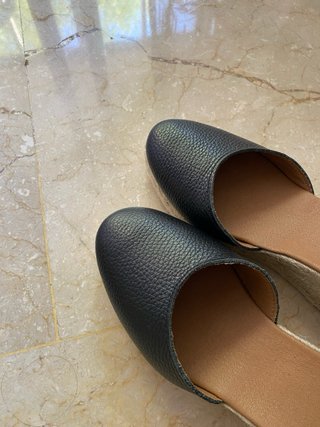 Sandalias cuña negras piel Sin Estrenar
