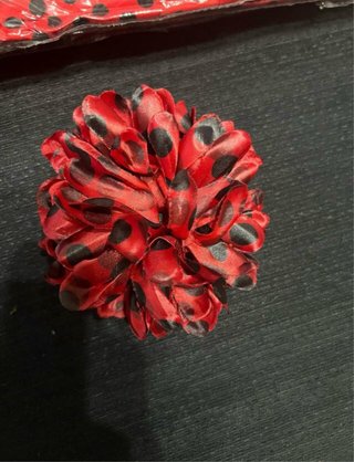 4 Faldas Flamenca Lunares Rojas y 4 Flores pelo