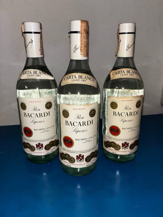 Lotto di 3 Vecchie Bottiglie (non consumabili)