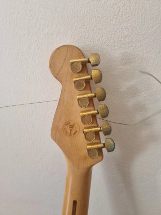Squier Pro Tone Stratocaster Coreia