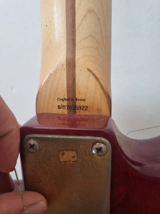 Squier Pro Tone Stratocaster Coreia