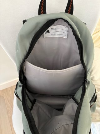 Mochila Adidas verde y naranja