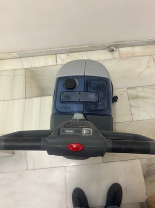 Fregadora de suelos profesional Nilfisk  SC351
