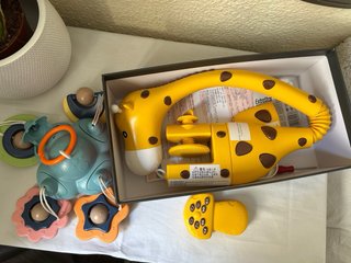 Móvil de cuna musical con luces y juegos