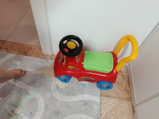 Coche andador infantil rojo y verde