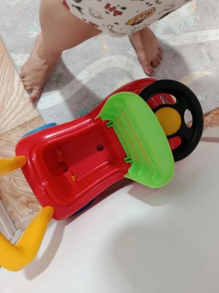 Coche andador infantil rojo y verde