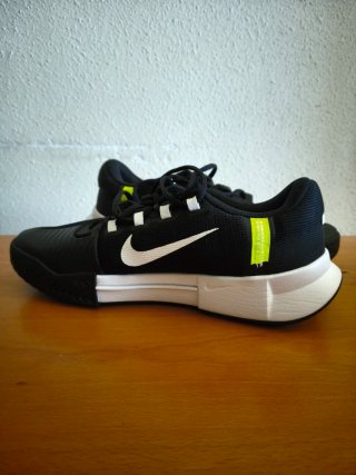 Zapatillas Nike Negras y Blancas
