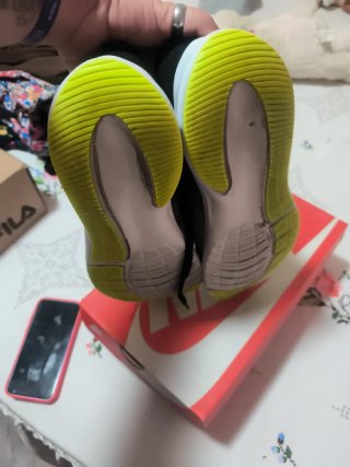 Zapatillas Nike Talla 44 Gris y Amarillo