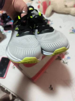 Zapatillas Nike Talla 44 Gris y Amarillo