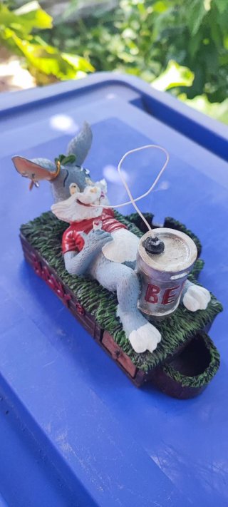 Figura de ratón bad Bunny