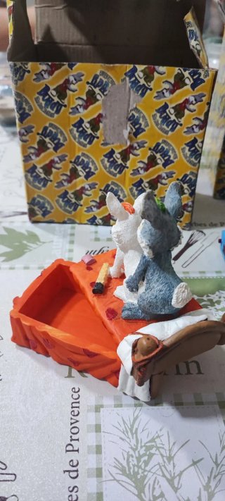 Figura de ratón bad Bunny