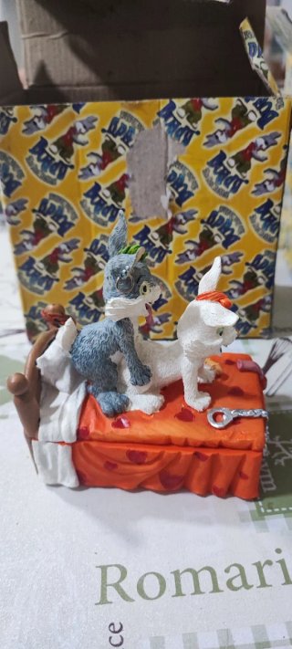 Figura de ratón bad Bunny