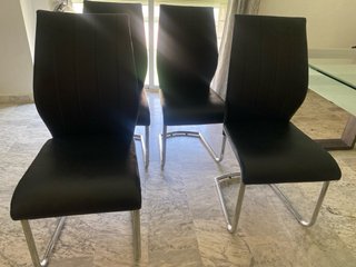 Mesa de comedor cristal y madera y 4 sillas