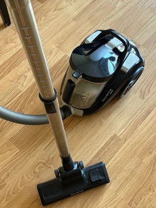 Rowenta Compact Power Cyclonic sin bolsa negro