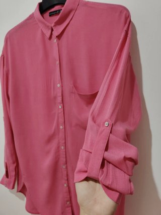 Camisa rosa larga