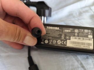 Cargador Toshiba 65W NSW24094