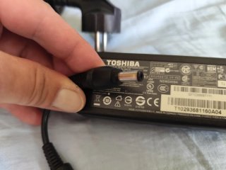 Cargador Toshiba 65W NSW24094
