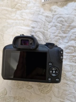 Canon EOS R100 Kit RF-S 18-45mm