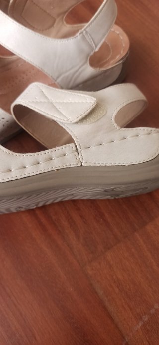 Sandalias blancas talla 37