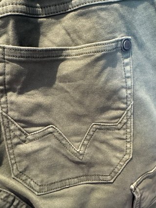 Pantalón Pepe Jeans verde militar