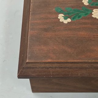 Antigua caja joyero decorada flores