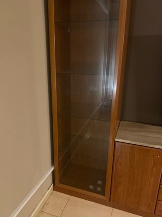 Mueble comedor semi-clásico con sobres de marmol