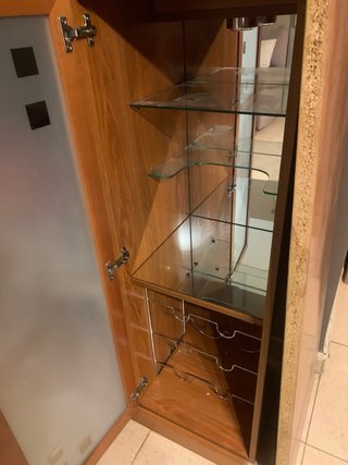 Mueble comedor semi-clásico con sobres de marmol