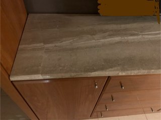 Mueble comedor semi-clásico con sobres de marmol