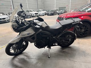 Triumph Tiger 800 XRX Adventure Moto