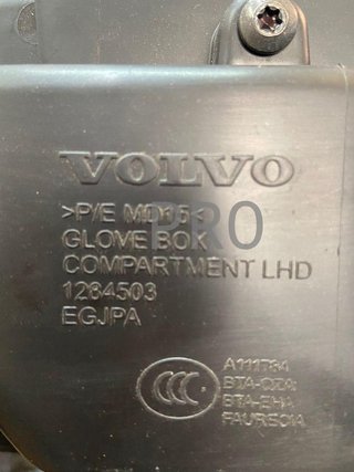 Guantera compartimento volvo v40