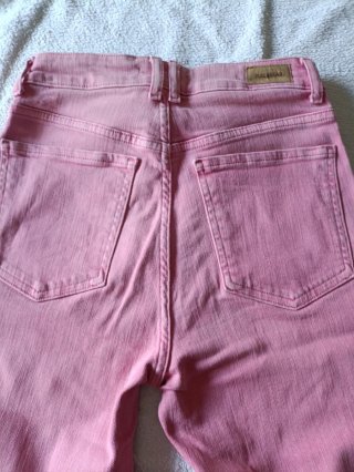 Vaqueros rosas Pull&Bear T38 bolsillos cuadrados
