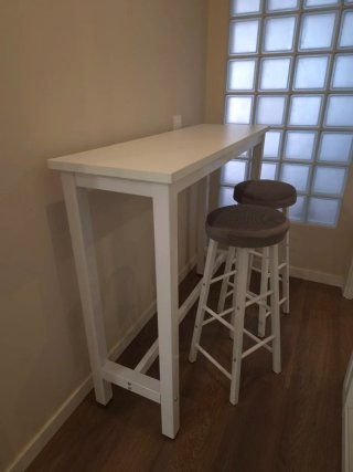 Mesa Alta Bistró + 2 Taburetes Blancos