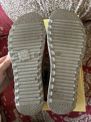 Sandalias de cuña abiertas azul, blanco y rojo