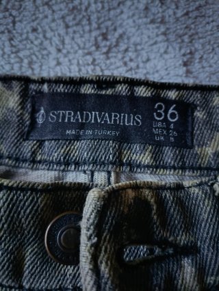 Vaqueros Stradivarius Talla 36 Leopardo