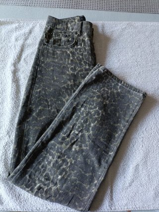 Vaqueros Stradivarius Talla 36 Leopardo