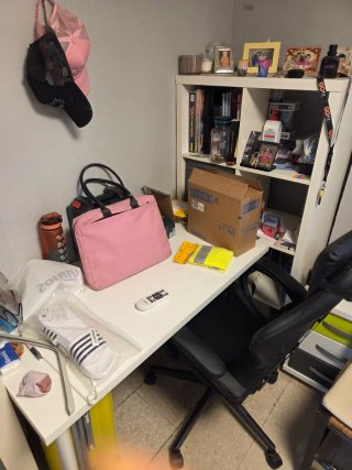 Escritorio con estantería de 8 huecos