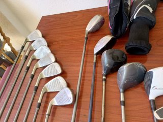 Set de palos de golf con accesorios