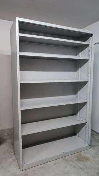 Muebles almacenaje y mesas para garajes y talleres