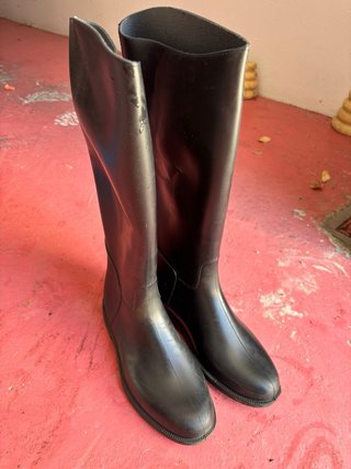 Casco equitación y botas talla 42