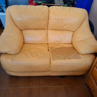 REGALO Conjunto de sofás beige y marrón TODOS rega